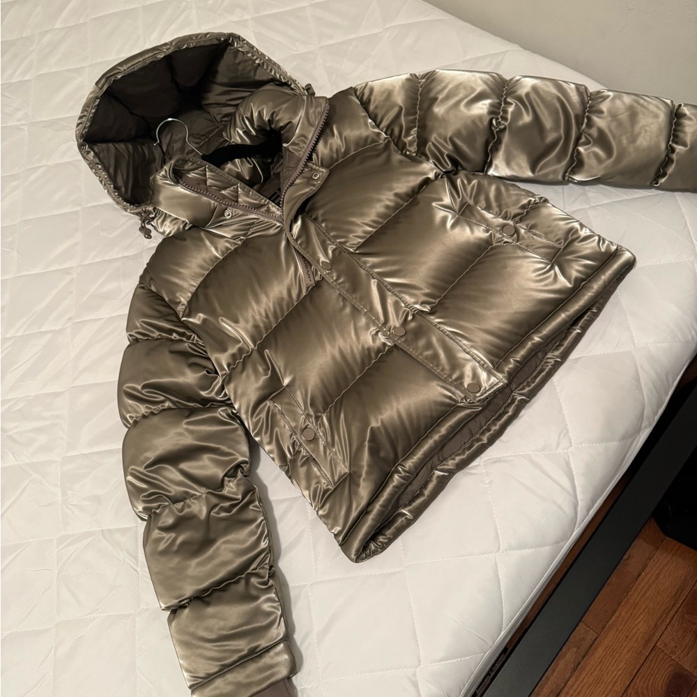 SUPER PUFF ARITZIA gold